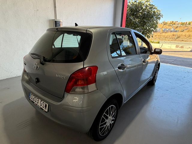 TOYOTA YARIS PEGATINA C 165.000KM