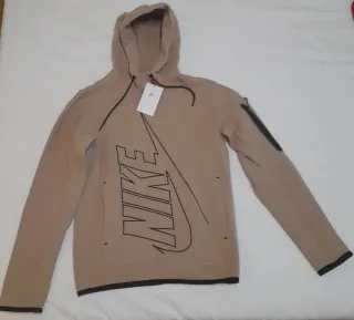 NIKE TECH SIN ESTRENAR + REGALO