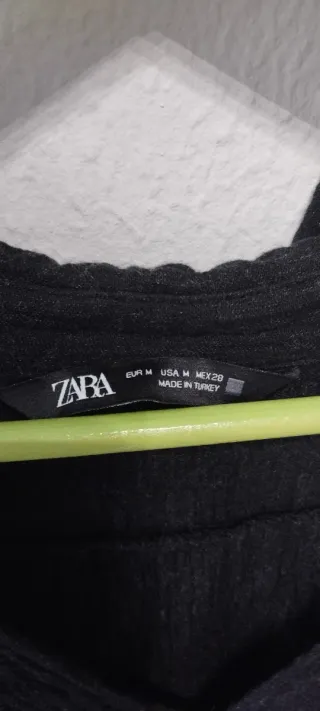Vestido negro Zara manga larga