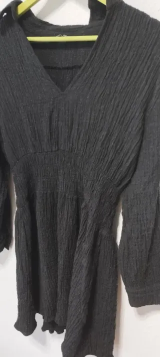 Vestido negro Zara manga larga
