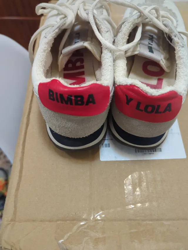Zapatillas Bimba y Lola Blancas y Rojas