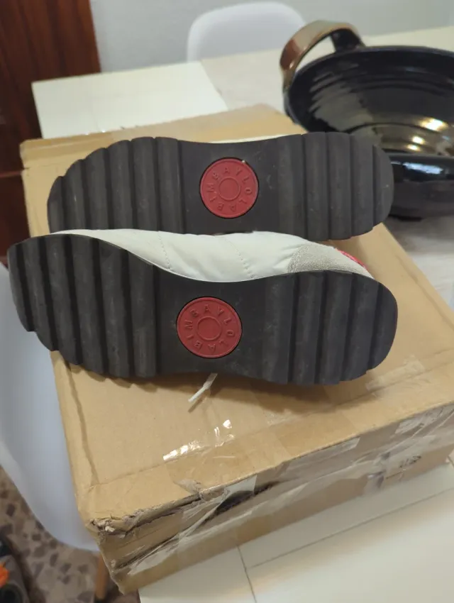 Zapatillas Bimba y Lola Blancas y Rojas