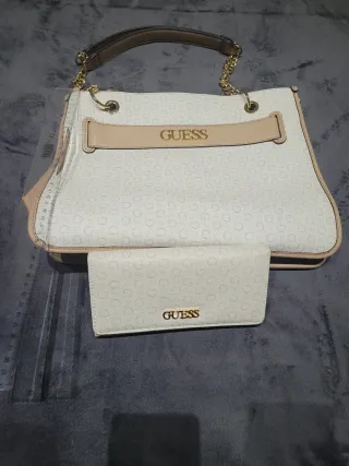 Bolso Guess Beige y Blanco y cartera a juego