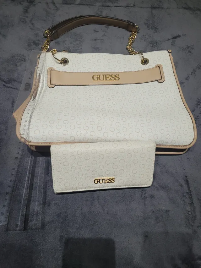 Bolso Guess Beige y Blanco y cartera a juego