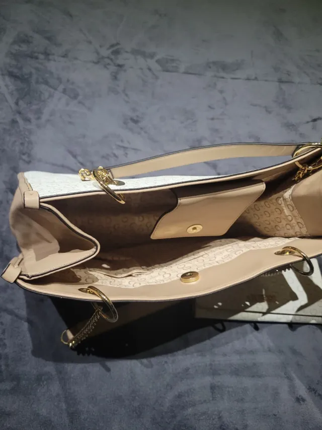 Bolso Guess Beige y Blanco y cartera a juego