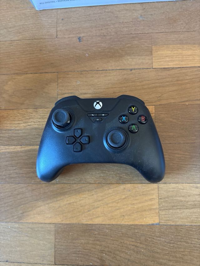 Xbox Series S 512GB Blanca + Mando Negro