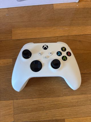 Xbox Series S 512GB Blanca + Mando Negro