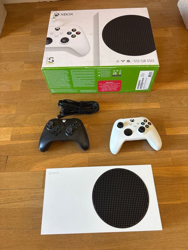Xbox Series S 512GB Blanca + Mando Negro