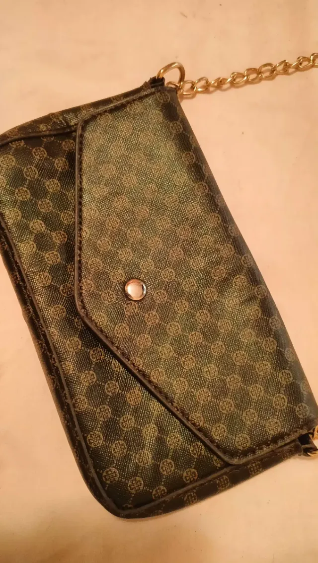 Bolso de mano con cadena