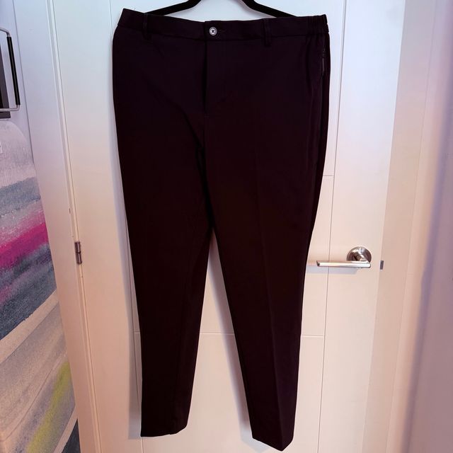 Pantalones de vestir negros con cremallera