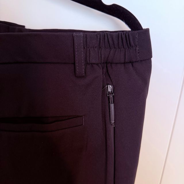 Pantalones de vestir negros con cremallera