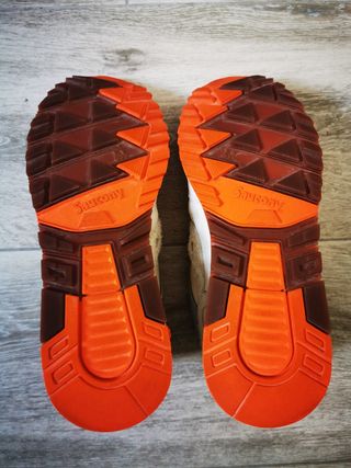 Zapatillas Saucony SHADOW 5000 premium 42,5 beige