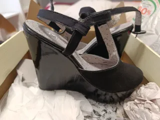 Zapatos de cuña Kling negros