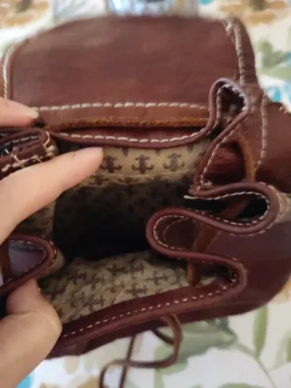 Mochila de cuero marrón