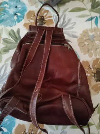 Mochila de cuero marrón