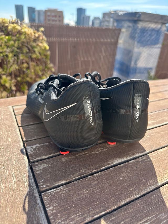 Botines Nike Phantom Negro/Rojo