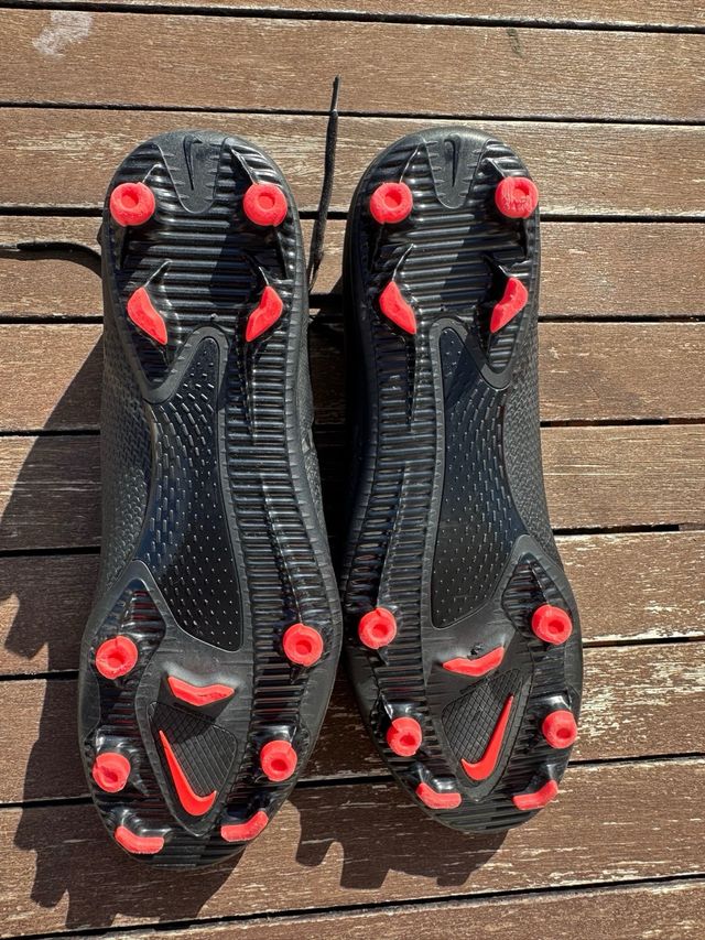 Botines Nike Phantom Negro/Rojo