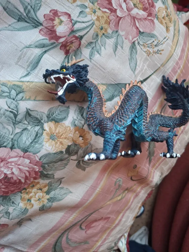 Muñeco Dragón Juguete