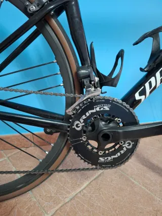 Bicicleta de carretera Specialized negra