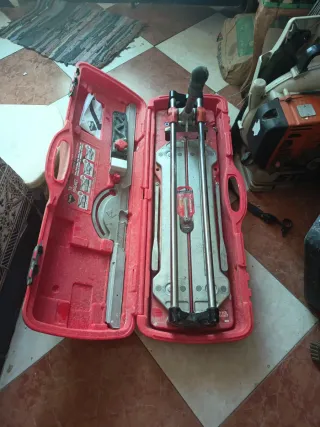 Cortadora de azulejos Rubi grande