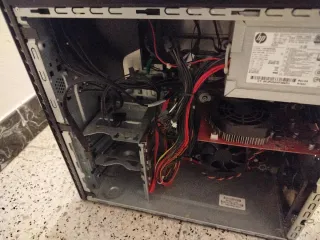 Torre Ordenador Negra y Gris