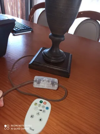 Lámpara de mesa madera y tela