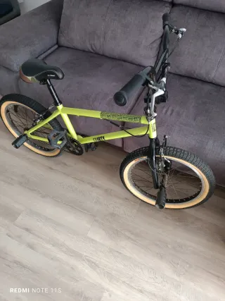 Bicicleta BMX color verde