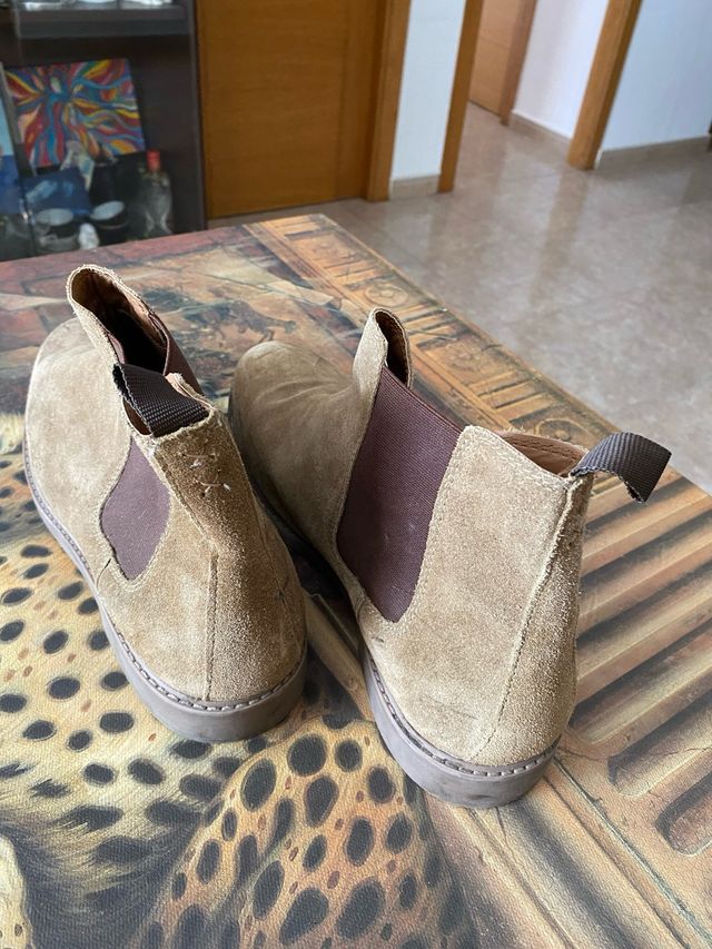 Botas de ante hombre beige y marrón