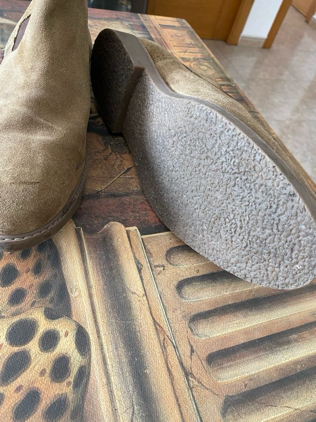 Botas de ante hombre beige y marrón