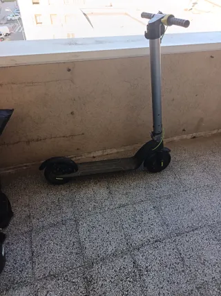 Patinete Eléctrico Gris