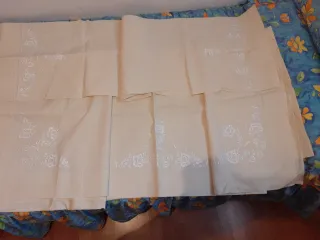 Juego sábanas beige bordado flores hilo seda blanc