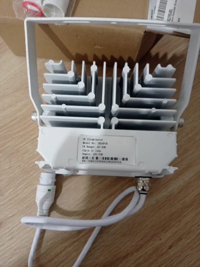 Iluminador CAMTRONICS IR23W 30m 120º