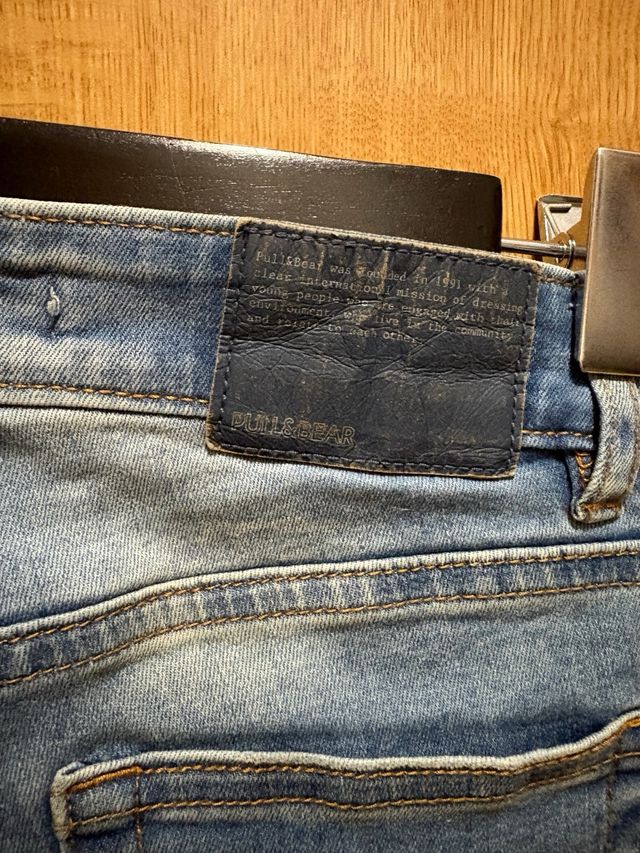 Vaqueros pitillo Pull&Bear claritos talla 34
