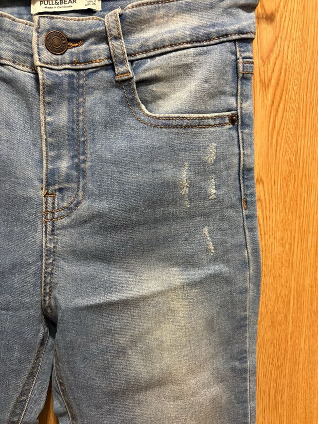 Vaqueros pitillo Pull&Bear claritos talla 34