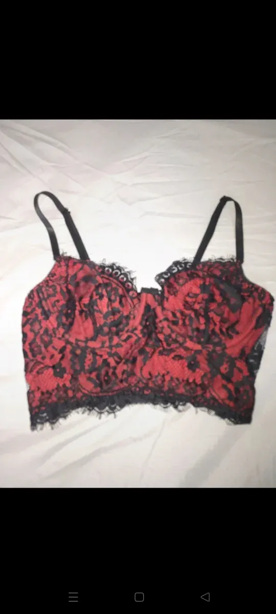 Top encaje rojo y negro