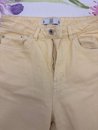 Pantalones vaqueros de colores