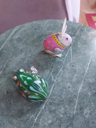 Giocattoli meccanici di latta