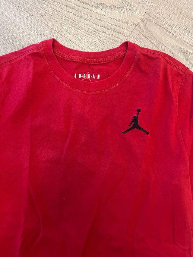 Camiseta Jordan Roja Unisex
