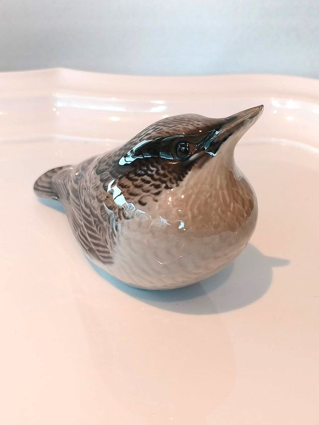 Figurina Royal Copenhagen Stornello numero 3270