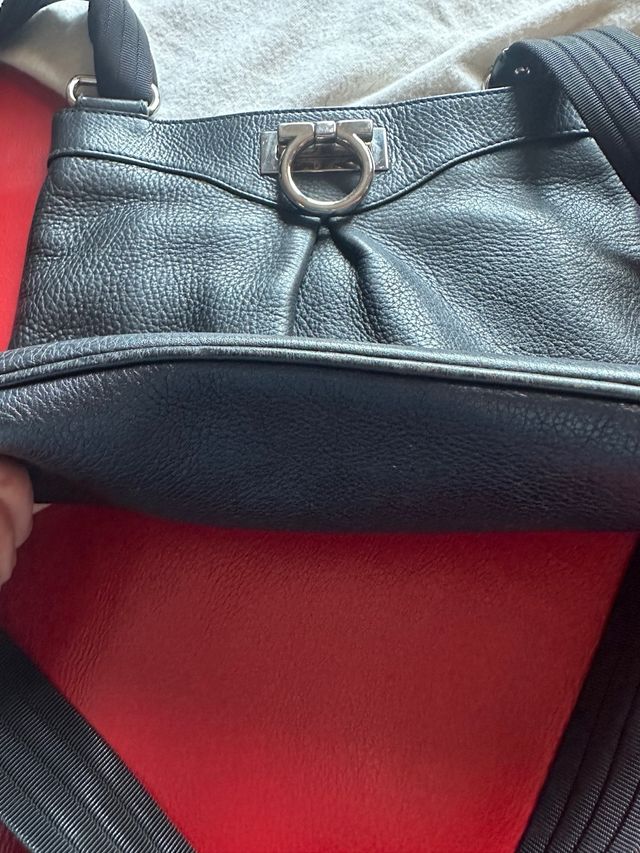 Bolso bandolera Salvatore Ferragamo negro