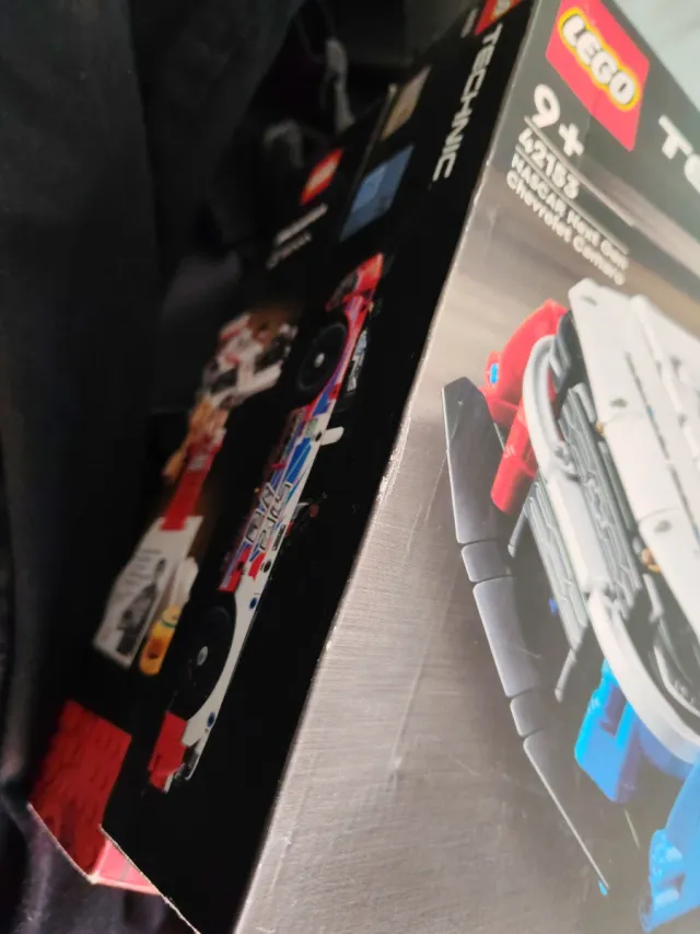 Lego Technic 42153 NASCAR Chevrolet Camaro