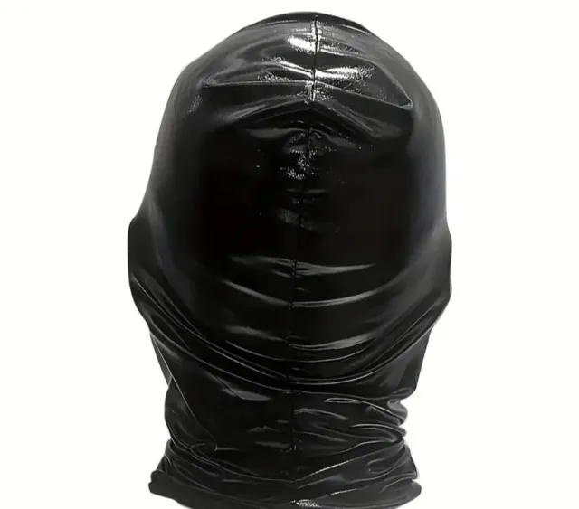 Maschera in lattice nera