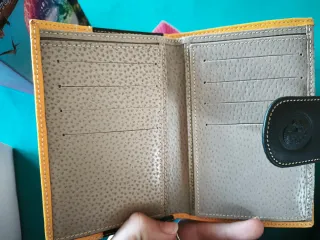 Cartera de piel nueva negra y amarilla