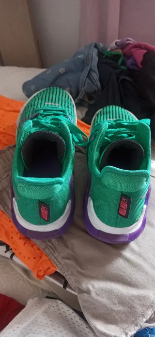 Zapatillas Nike T40 Verde y Morado