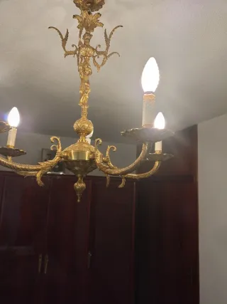 Lámpara de bronce de 4 brazos con querubín