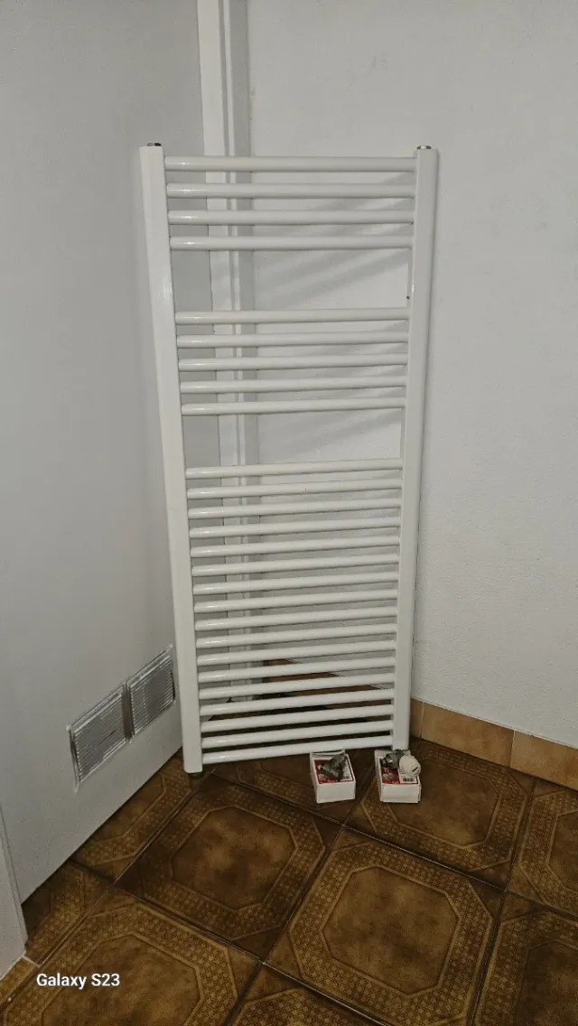 Radiador toallero blanco metal