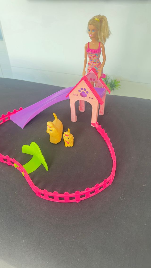 Parque de perros Barbie con accesorios