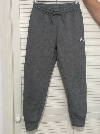 Pantalón chándal Jordan gris T. 10-12 años