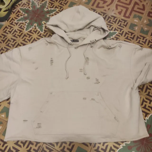 Sudadera manga corta Zara distressed
