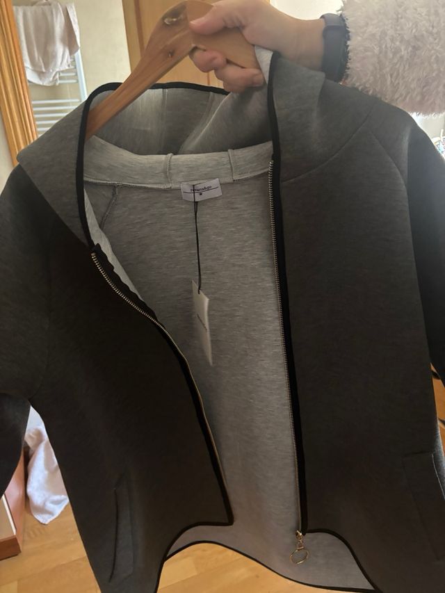 Chaqueta gris con cremallera Renata&Go sin estrena